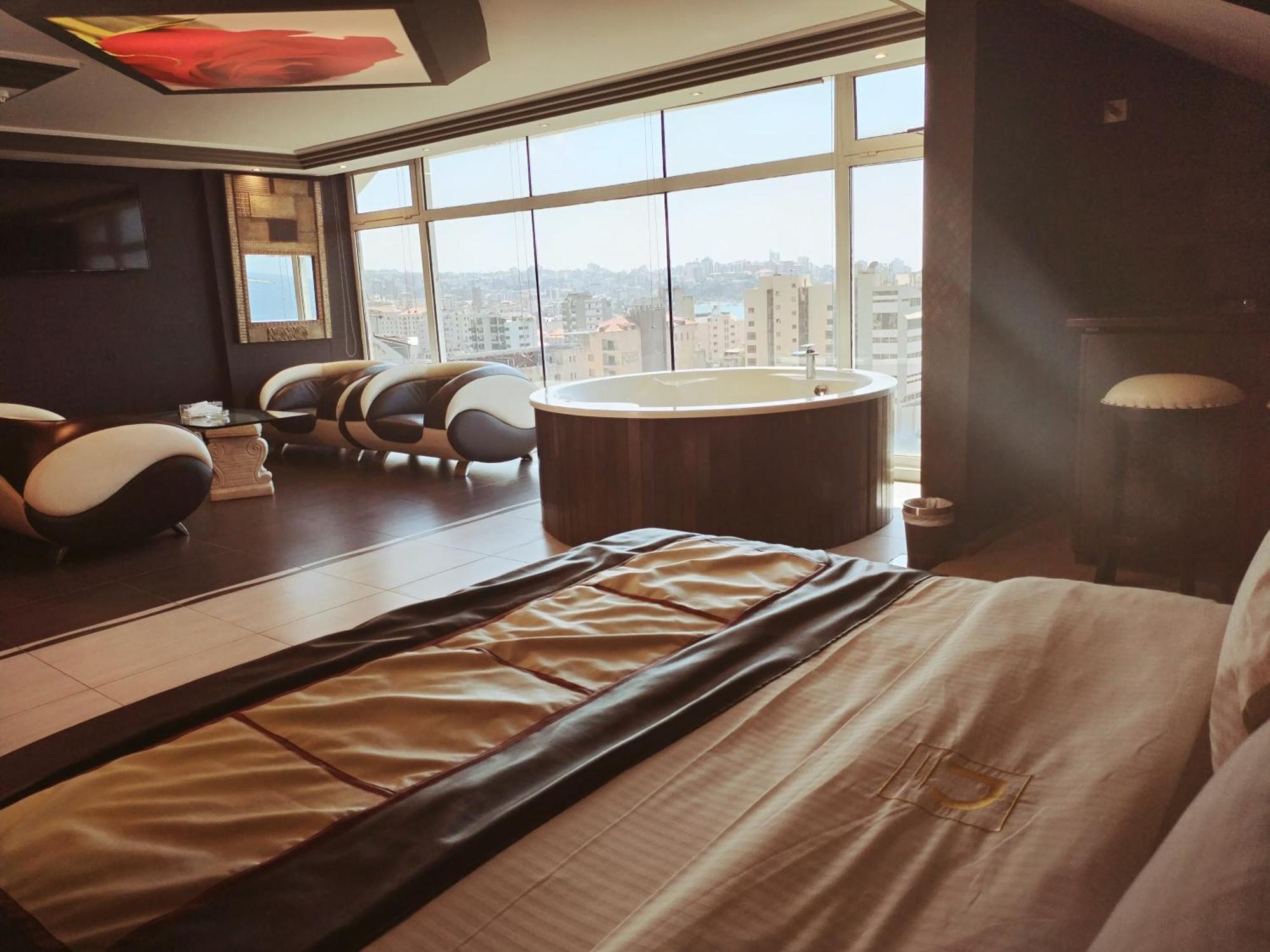 Dolls Hotel By Eurostars (Adults Only) Jounieh Bagian luar foto