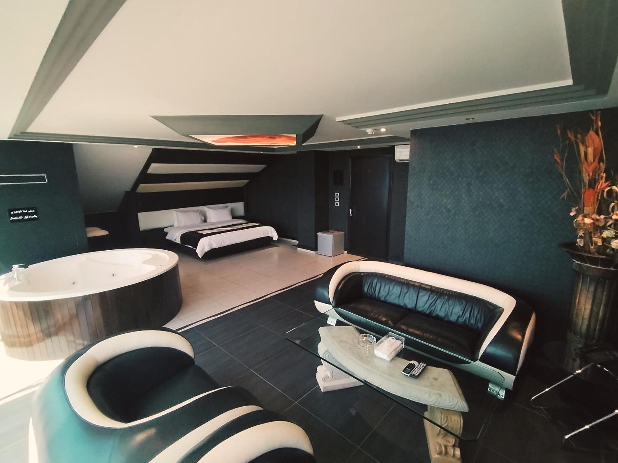 Dolls Hotel By Eurostars (Adults Only) Jounieh Bagian luar foto